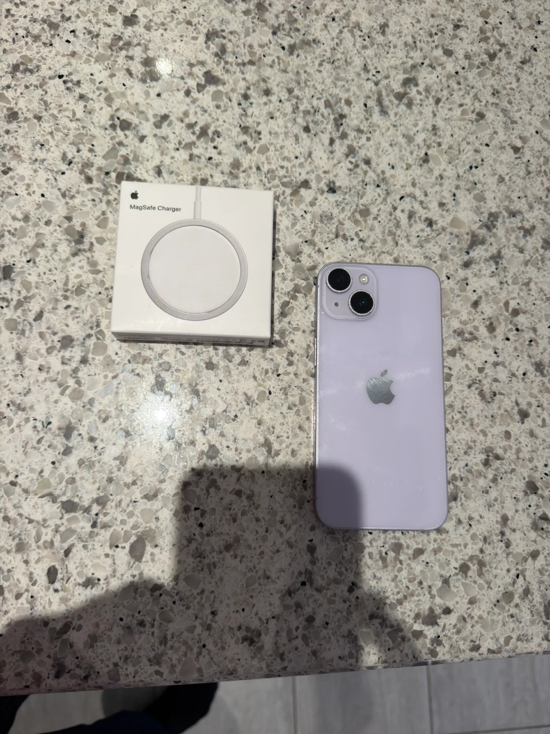 iPhone 14 128g battery 83% comes with MagSafe charger