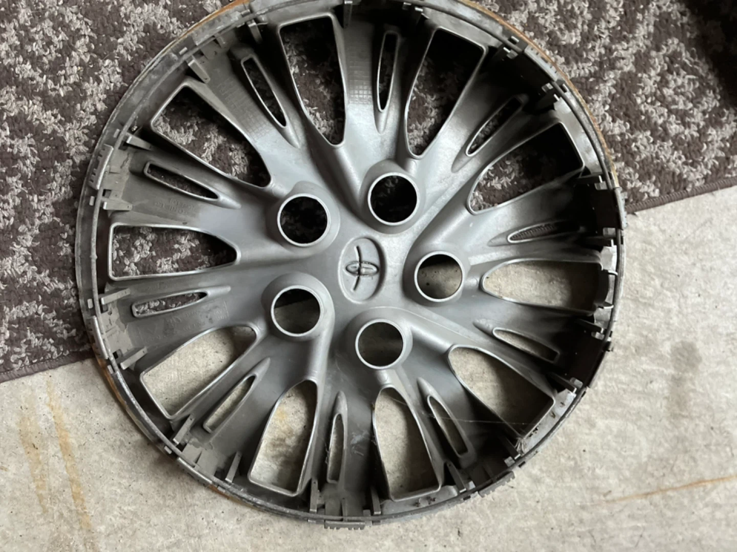 Toyota Hubcaps - Set of 4 - photo 3