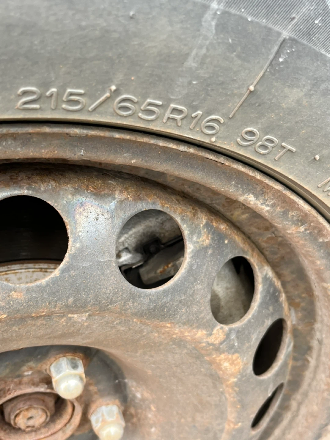 P205/65R16 Energy Saver All Season Tire - photo 3