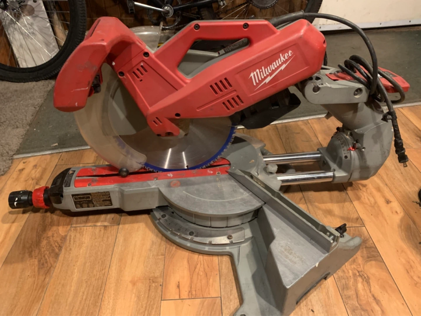 Milwaukee 12" Sliding Compound Miter Saw