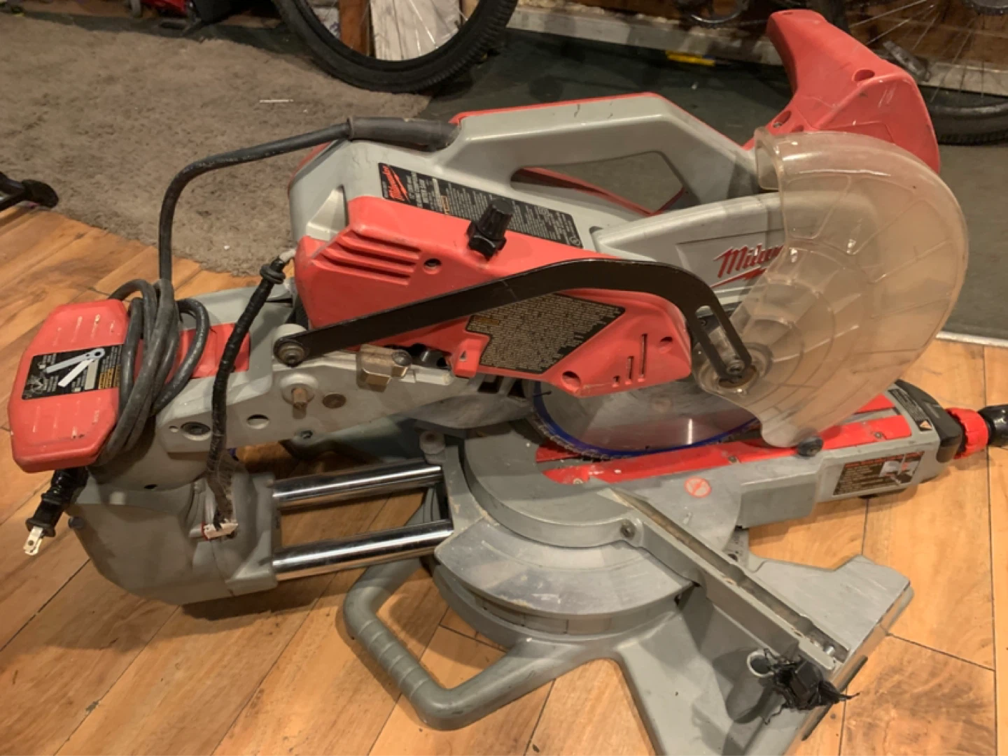 Milwaukee 12" Sliding Compound Miter Saw - photo 3