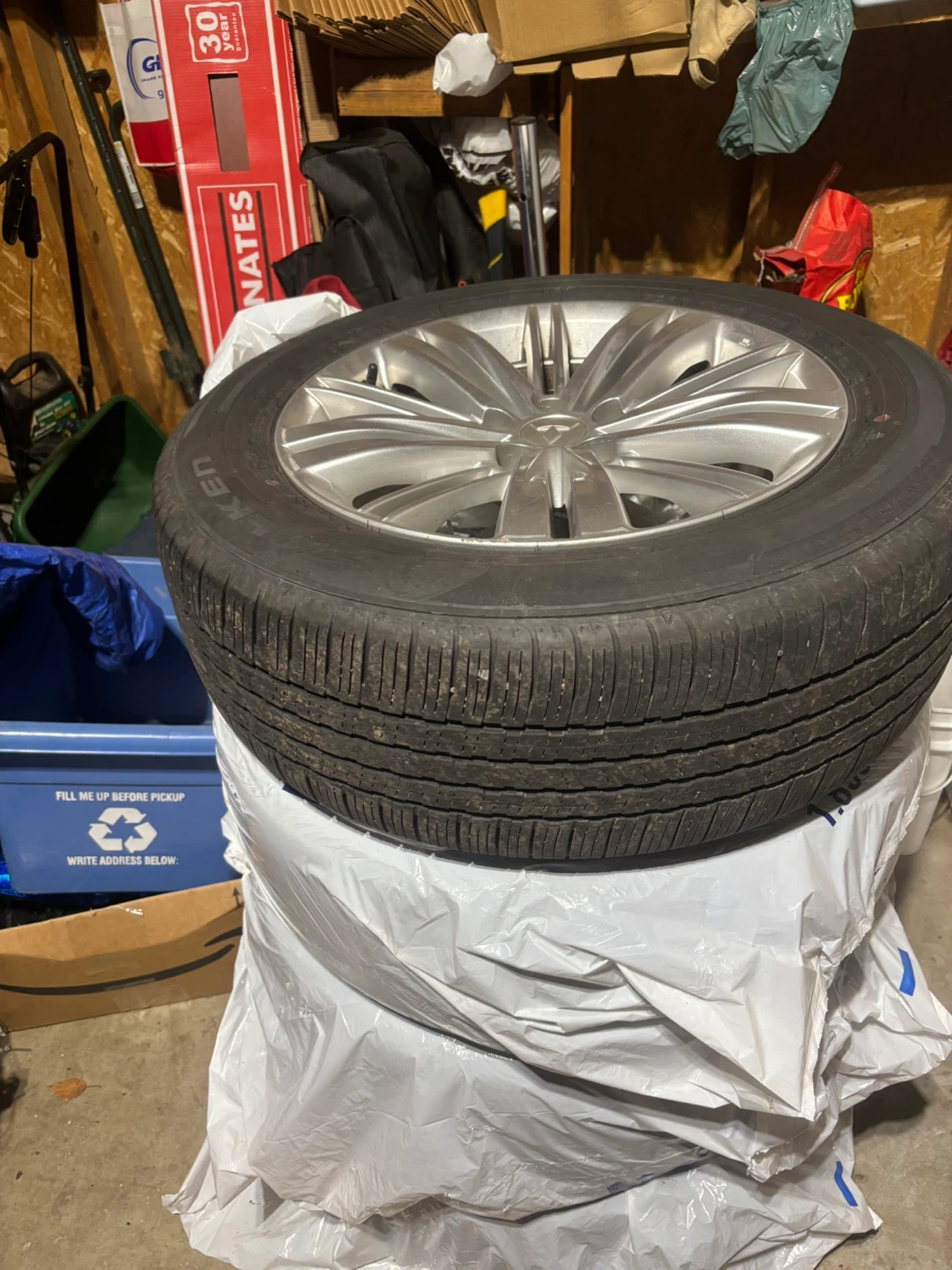 Used Yokohama Ziex Tire on Alloy Rim 235/60/18