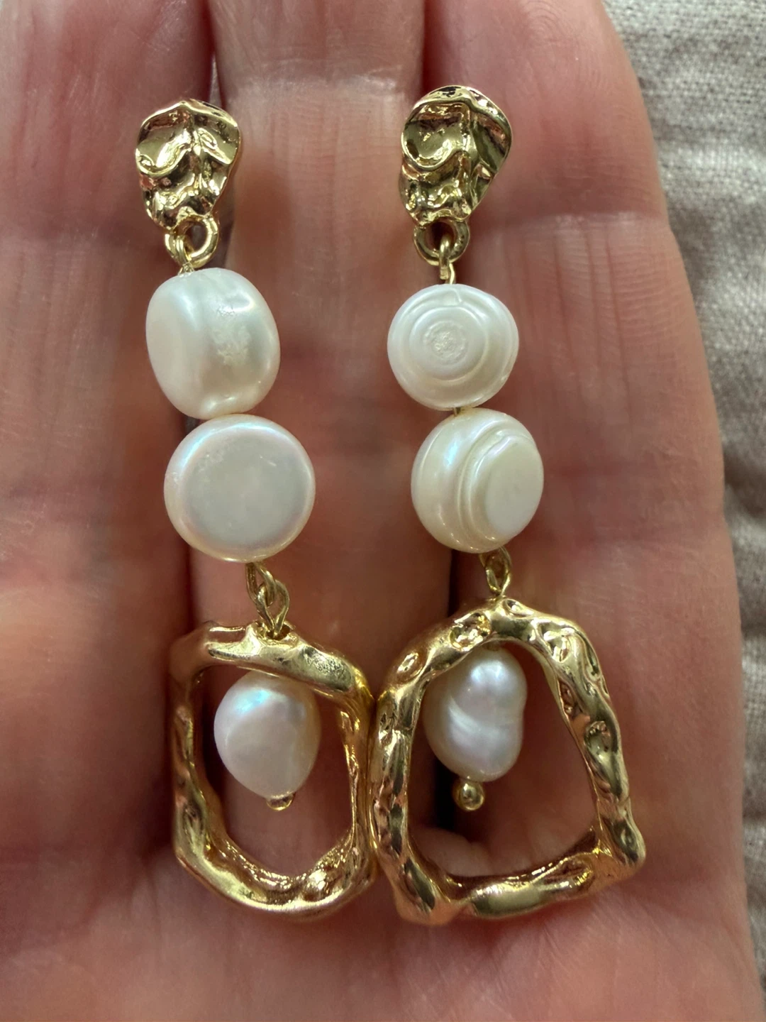 Gold real pearl earrings