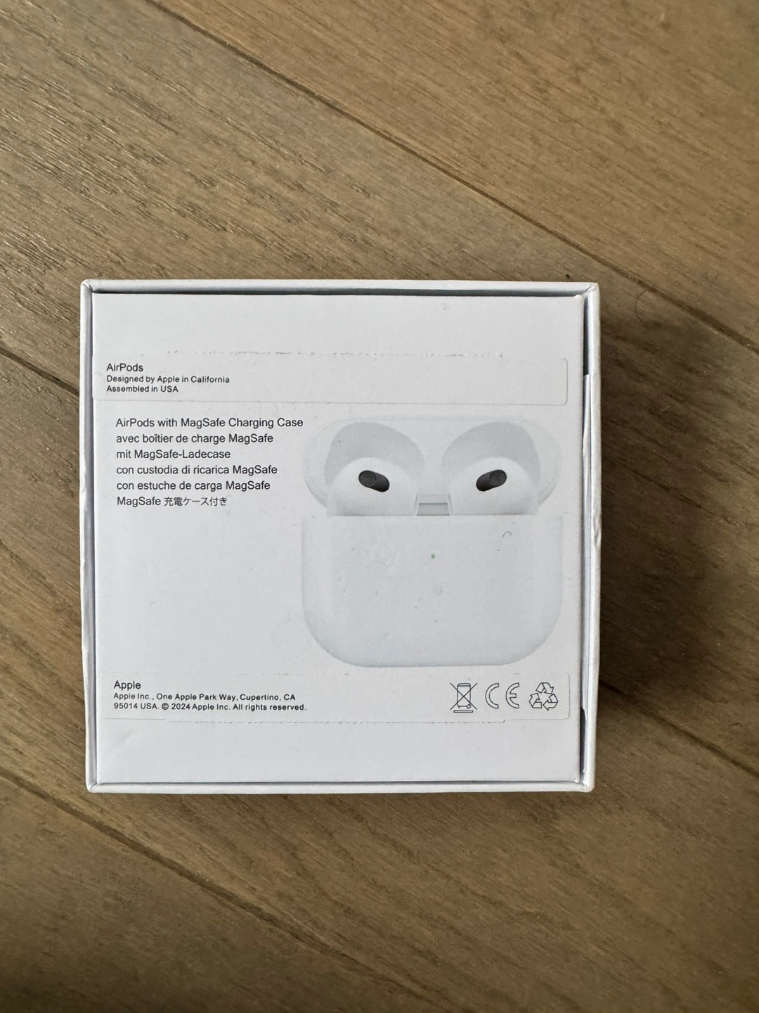 Apple AirPods (3rd generation) with MagSafe Charging Case - photo 5