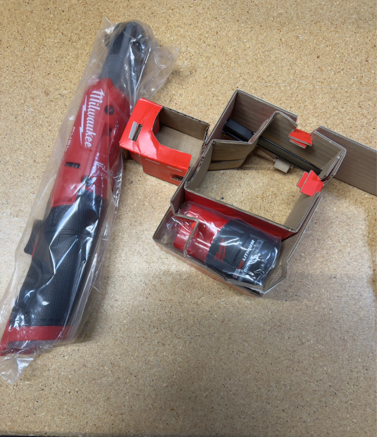 Milwaukee M12 FUEL Ratchet Kit (3053-21) - photo 2