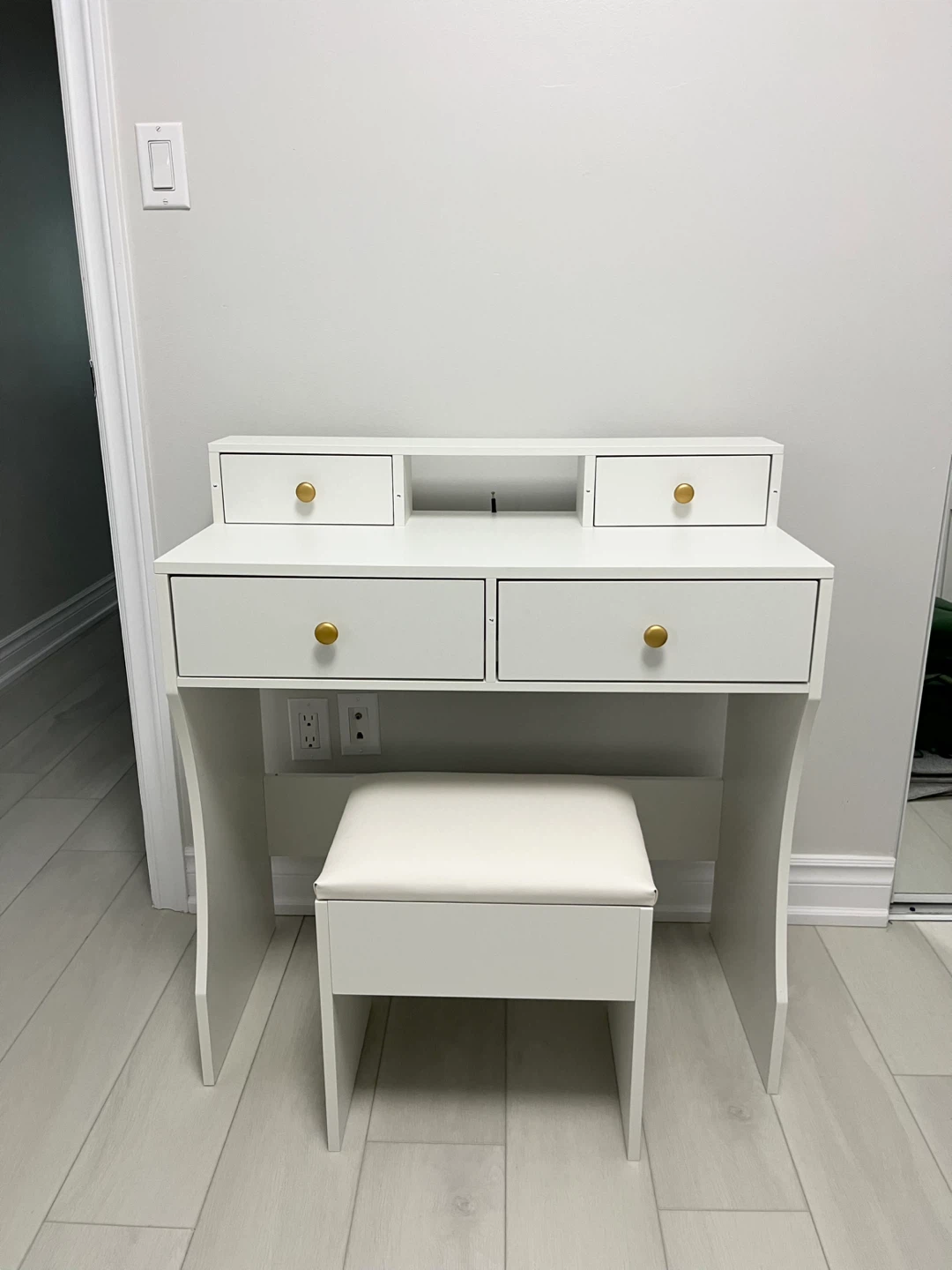 New & Assembled Vanity Desk w/ Storage Stool & Charging Station! - photo 2
