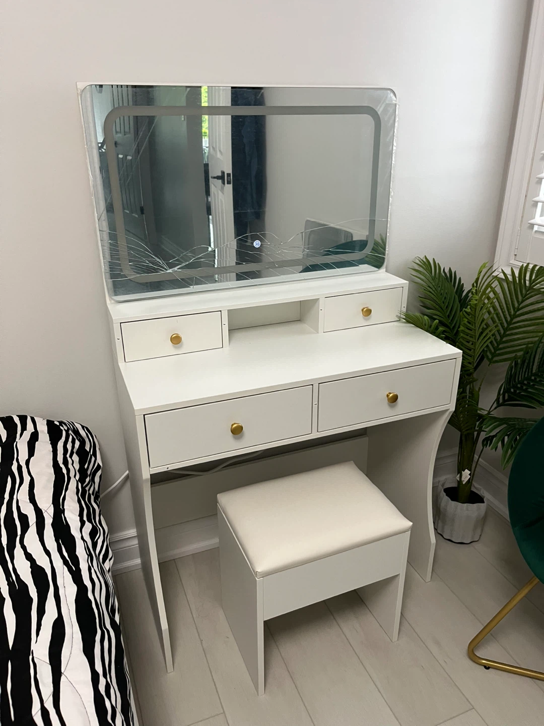New & Assembled Vanity Desk w/ Storage Stool & Charging Station! - photo 5