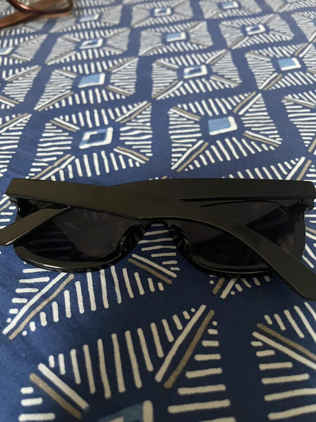 Black Wayfarer Style Sunglasses - photo 3