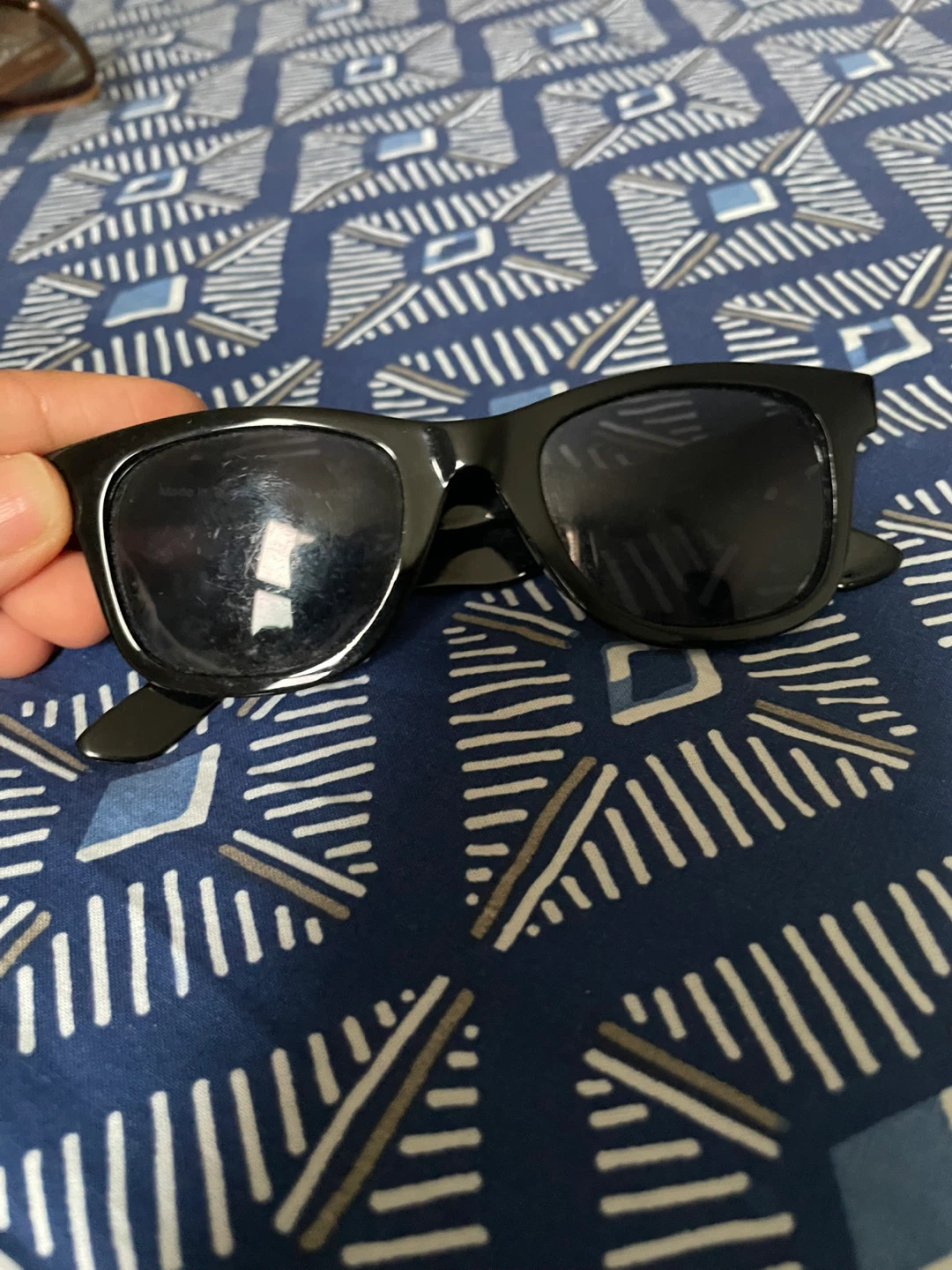 Black Wayfarer Style Sunglasses - photo 2