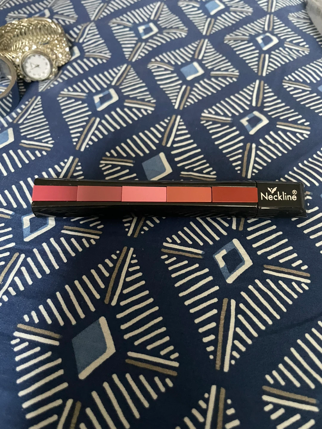Neckline 5 Shade Lipstick