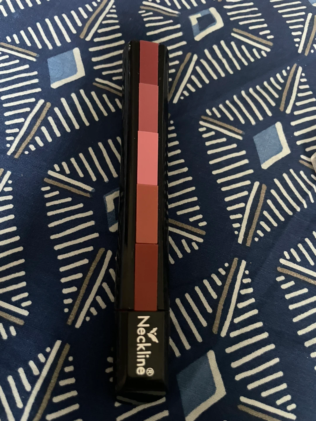 Neckline 5 Shade Lipstick - photo 2