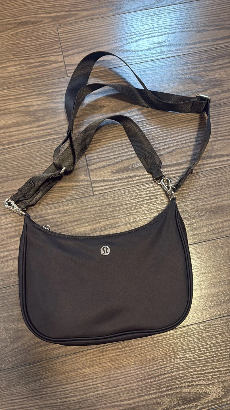 Lululemon Everywhere Belt Bag