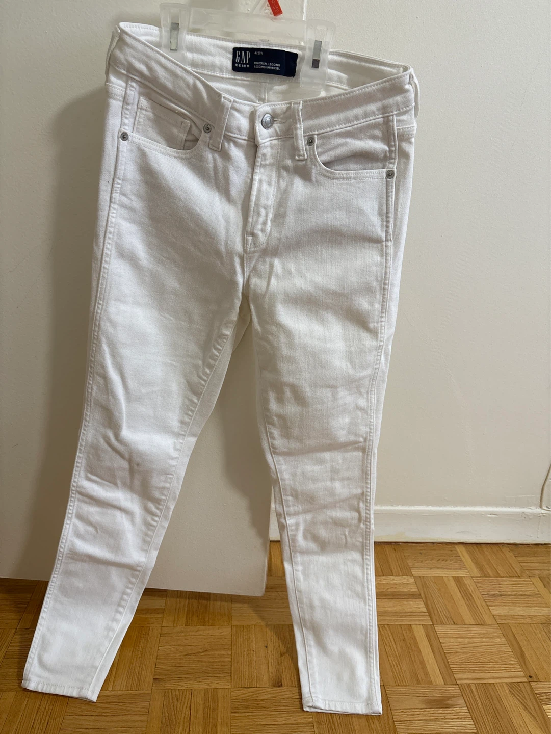 GAP Women's White Universal Legging Jeans Size 4/27R