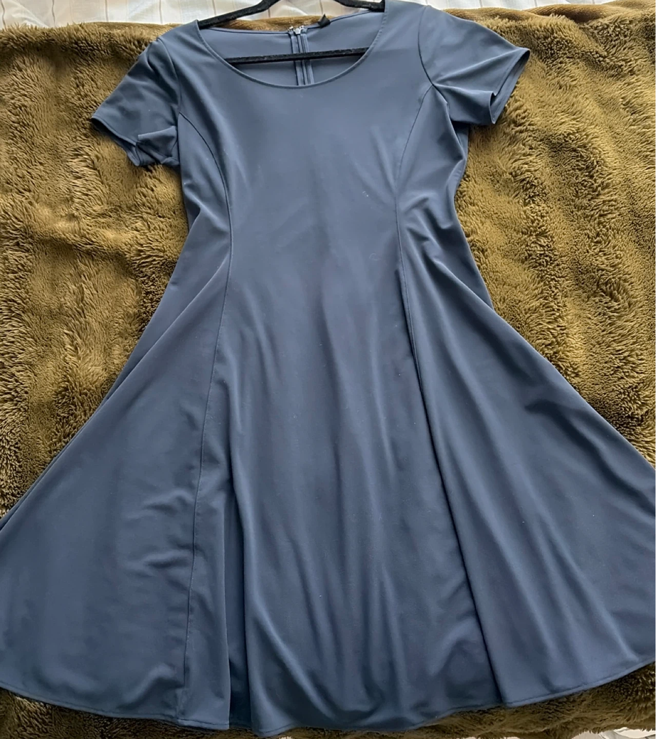 Blue short-sleeve midi dress