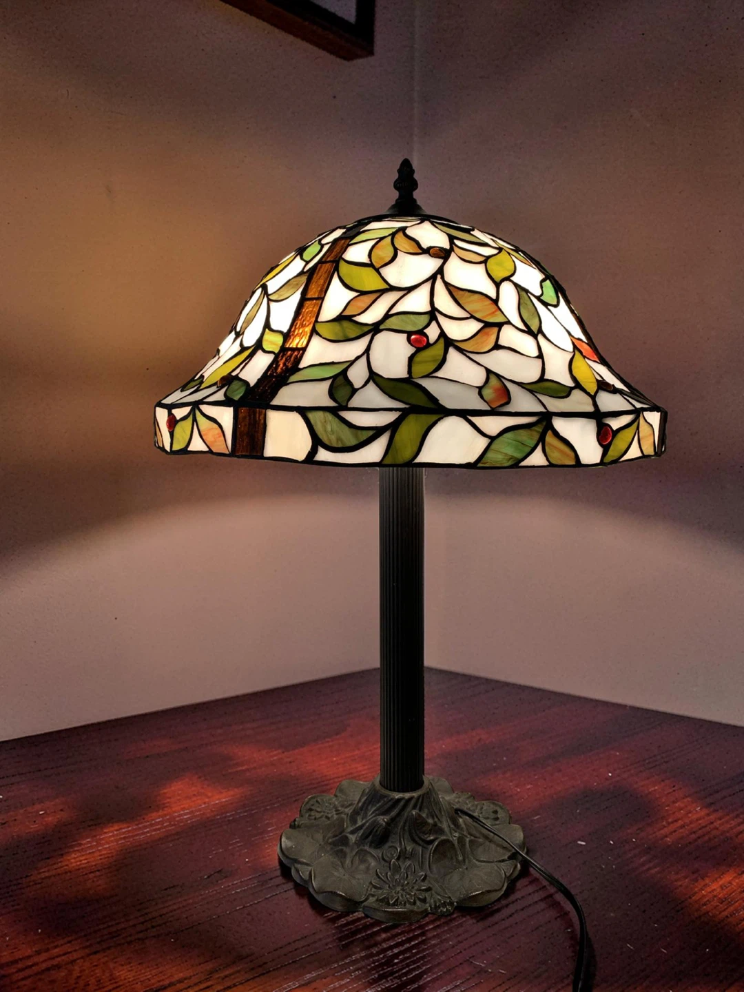 Tiffany Style Stained Glass Table Lamp