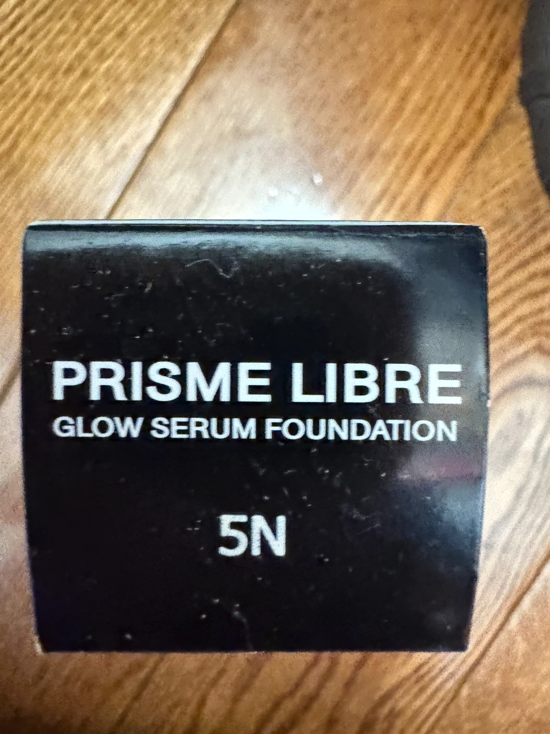 Givenchy Prisme Libre Glow Serum Foundation 5N - photo 3