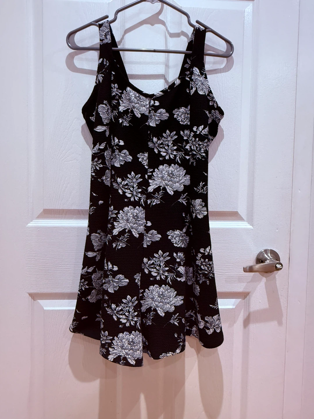 Variety of dresses - photo 2