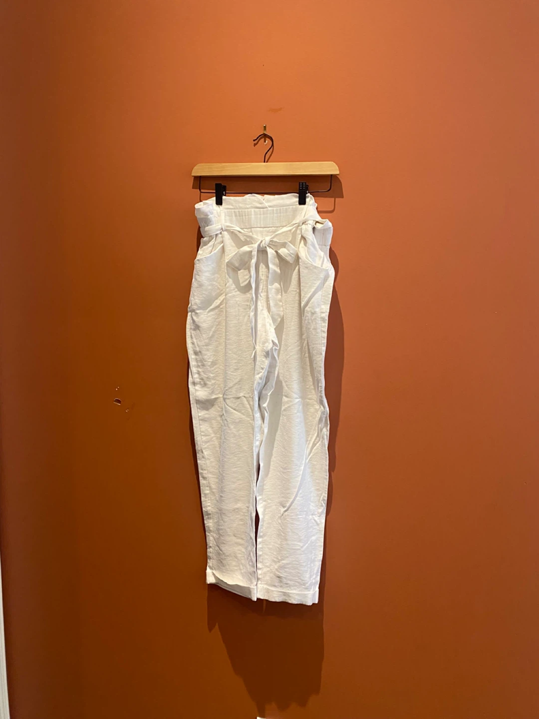 Zara White Pants with a tie belt
