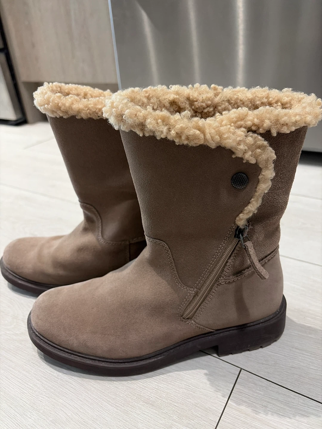 Brown Suede Shearling Boots - photo 2
