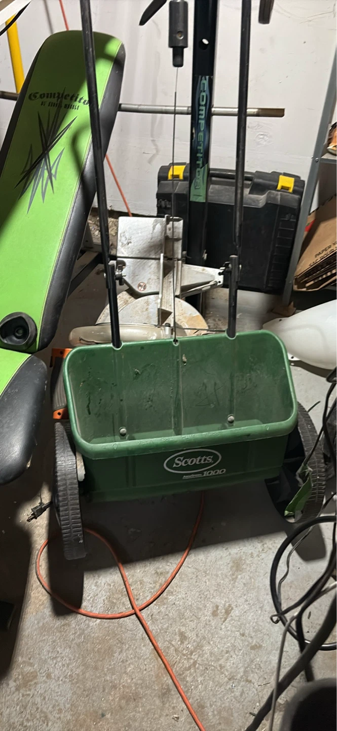 Scotts AccuGreen 1000 Spreader