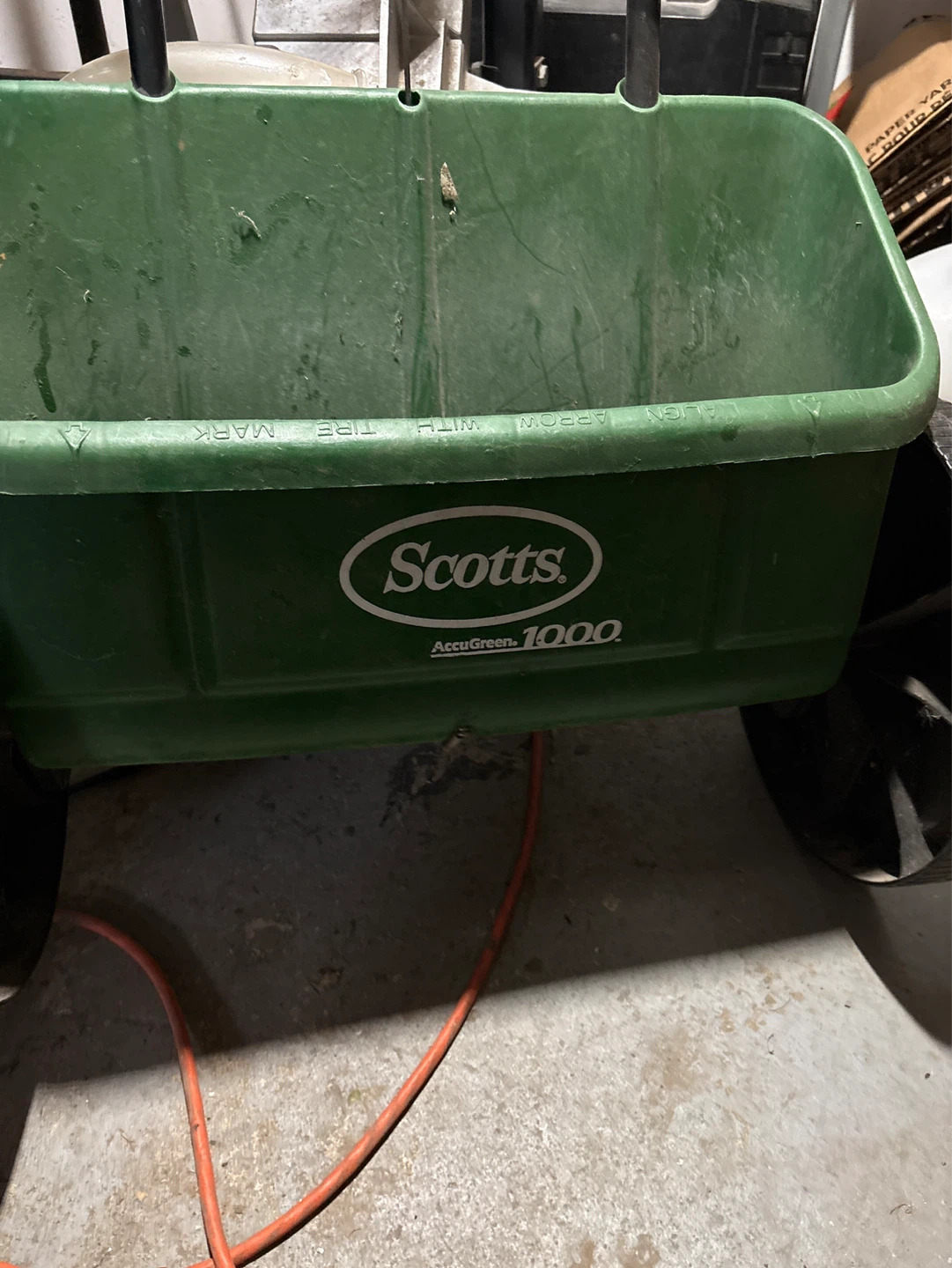 Scotts AccuGreen 1000 Spreader - photo 2
