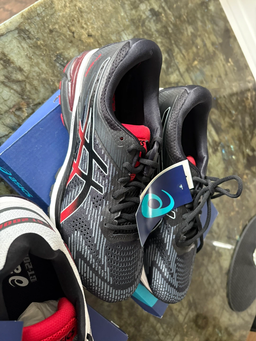 Asics GT-2000 7 & 8 Men's Runners - Sz 9.5 - $85ea/$150 2 pairs - photo 5