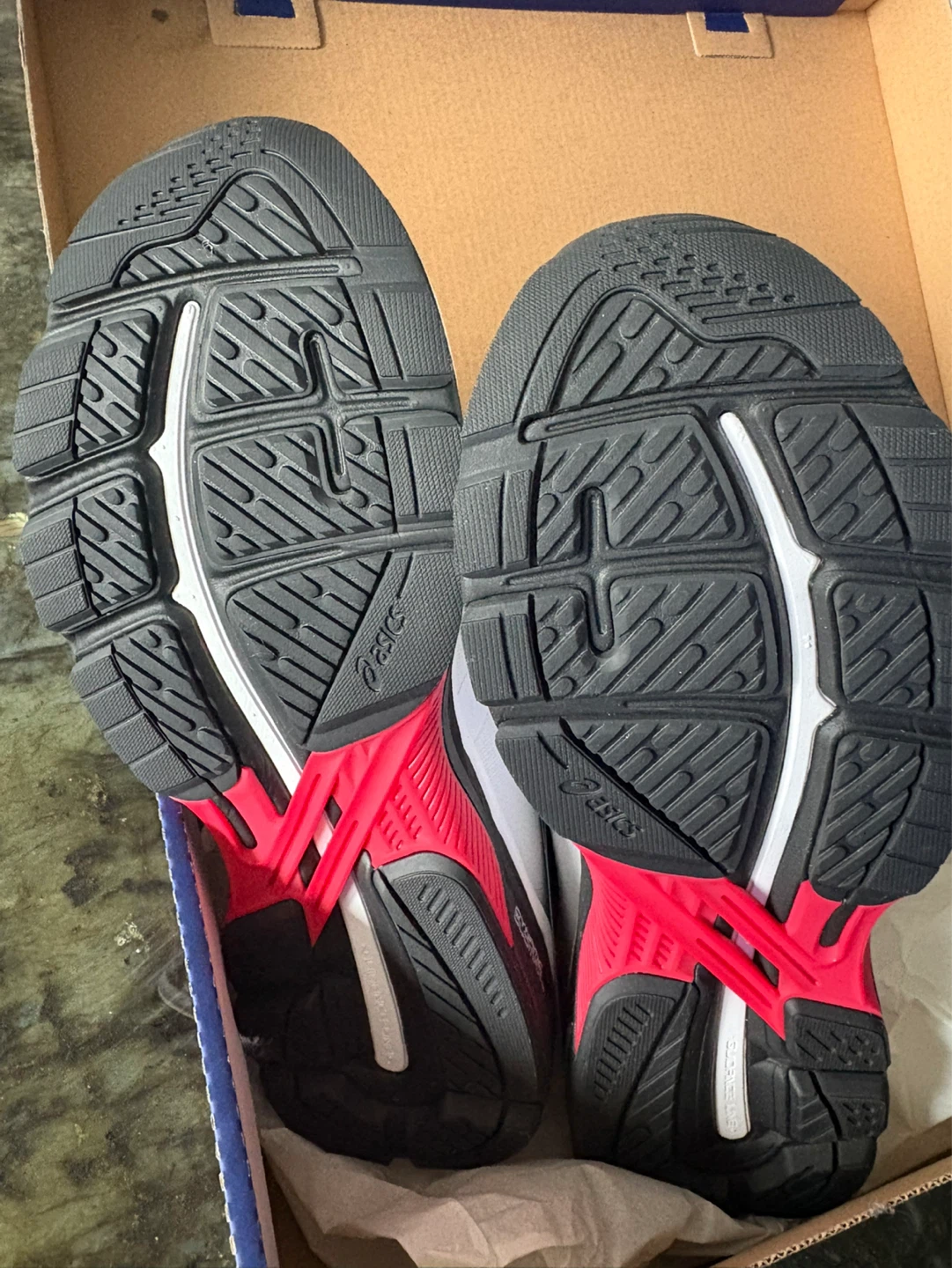 Asics GT-2000 7 & 8 Men's Runners - Sz 9.5 - $85ea/$150 2 pairs - photo 4