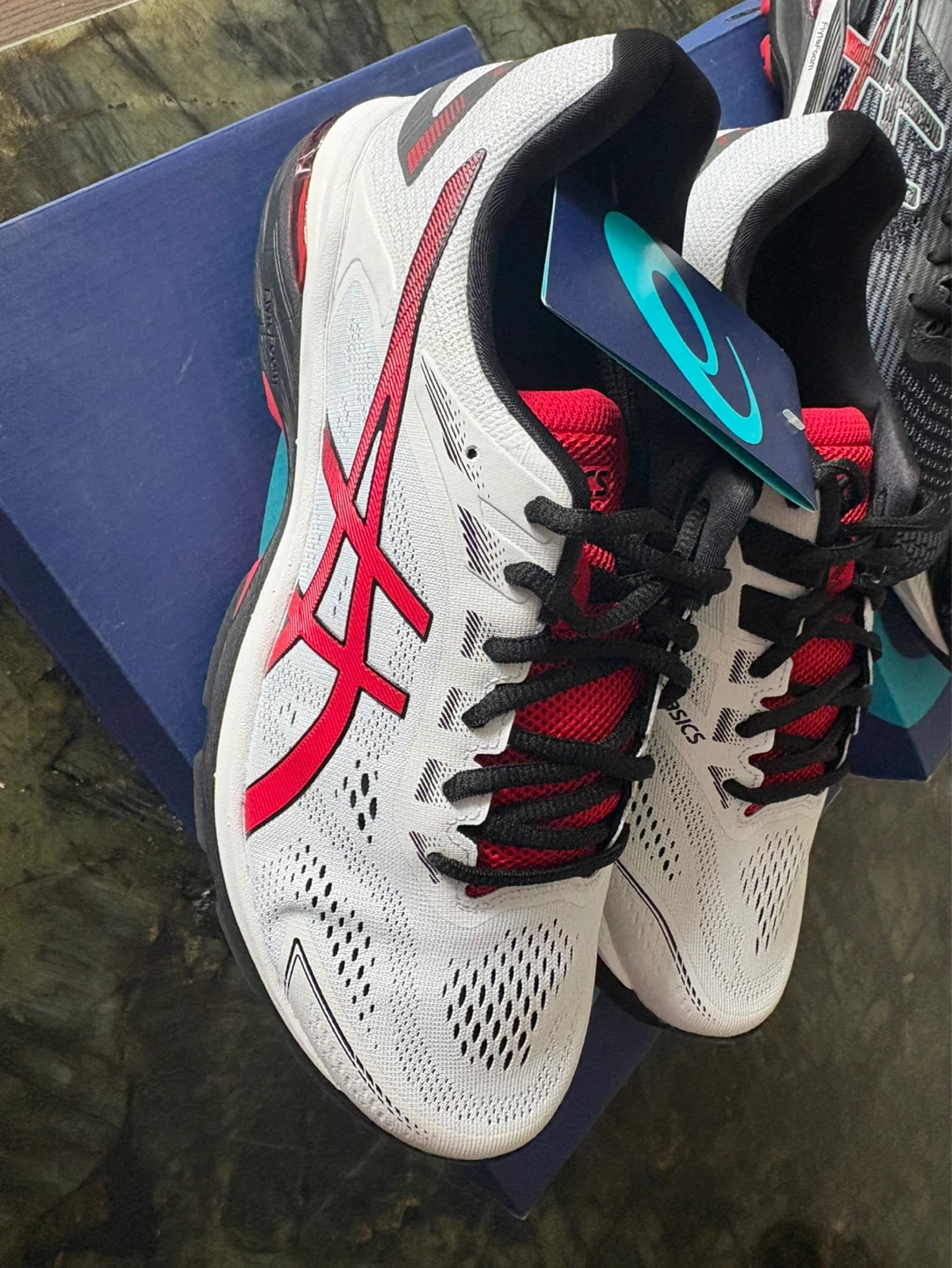 Asics GT-2000 7 & 8 Men's Runners - Sz 9.5 - $85ea/$150 2 pairs - photo 3