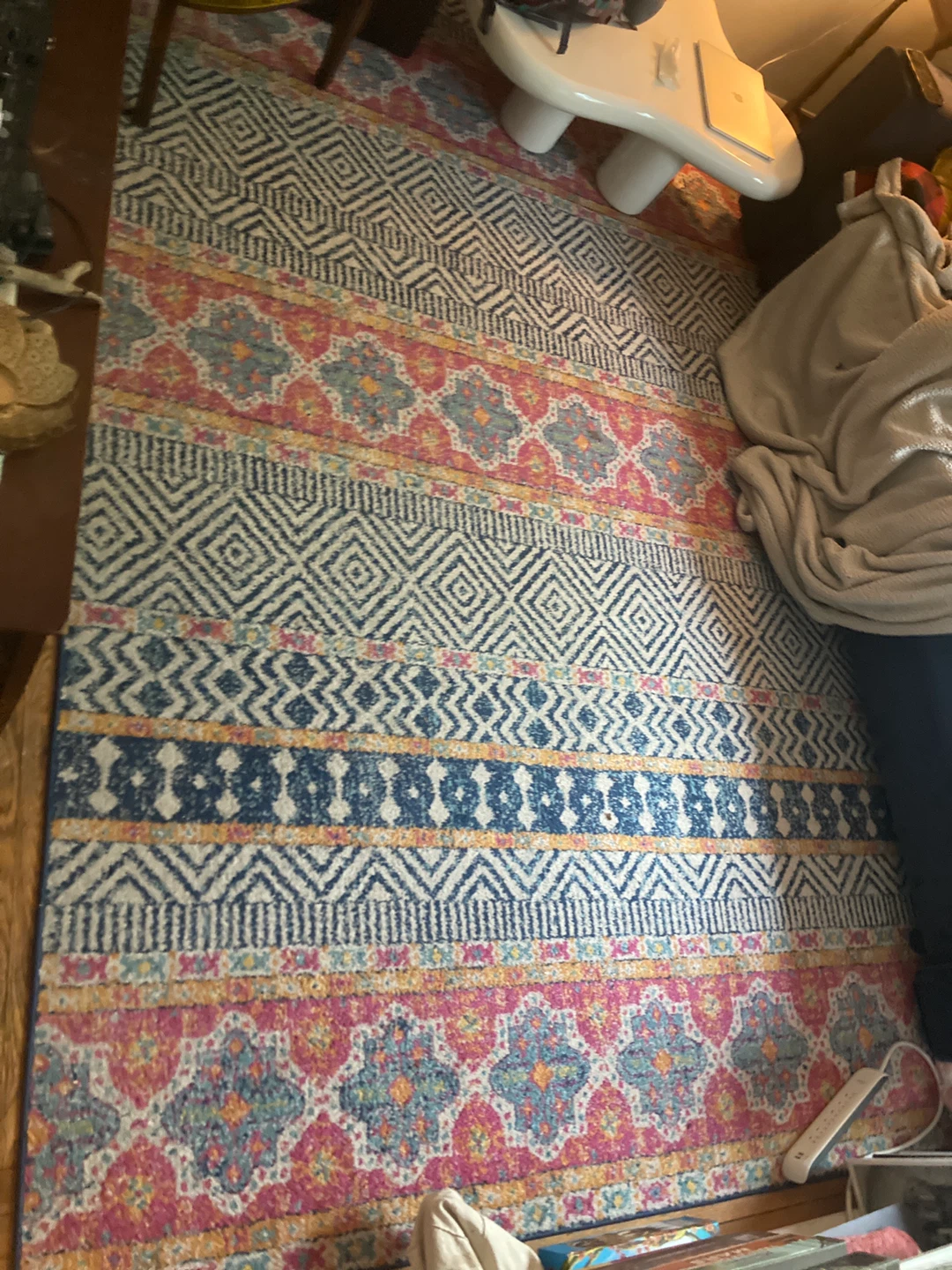 6.5' x 9.5' low pile rug