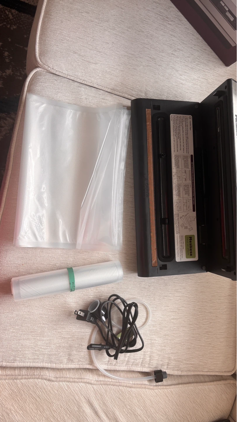 Mesliese Vacuum Sealer Machine with Bags and Roll - photo 4