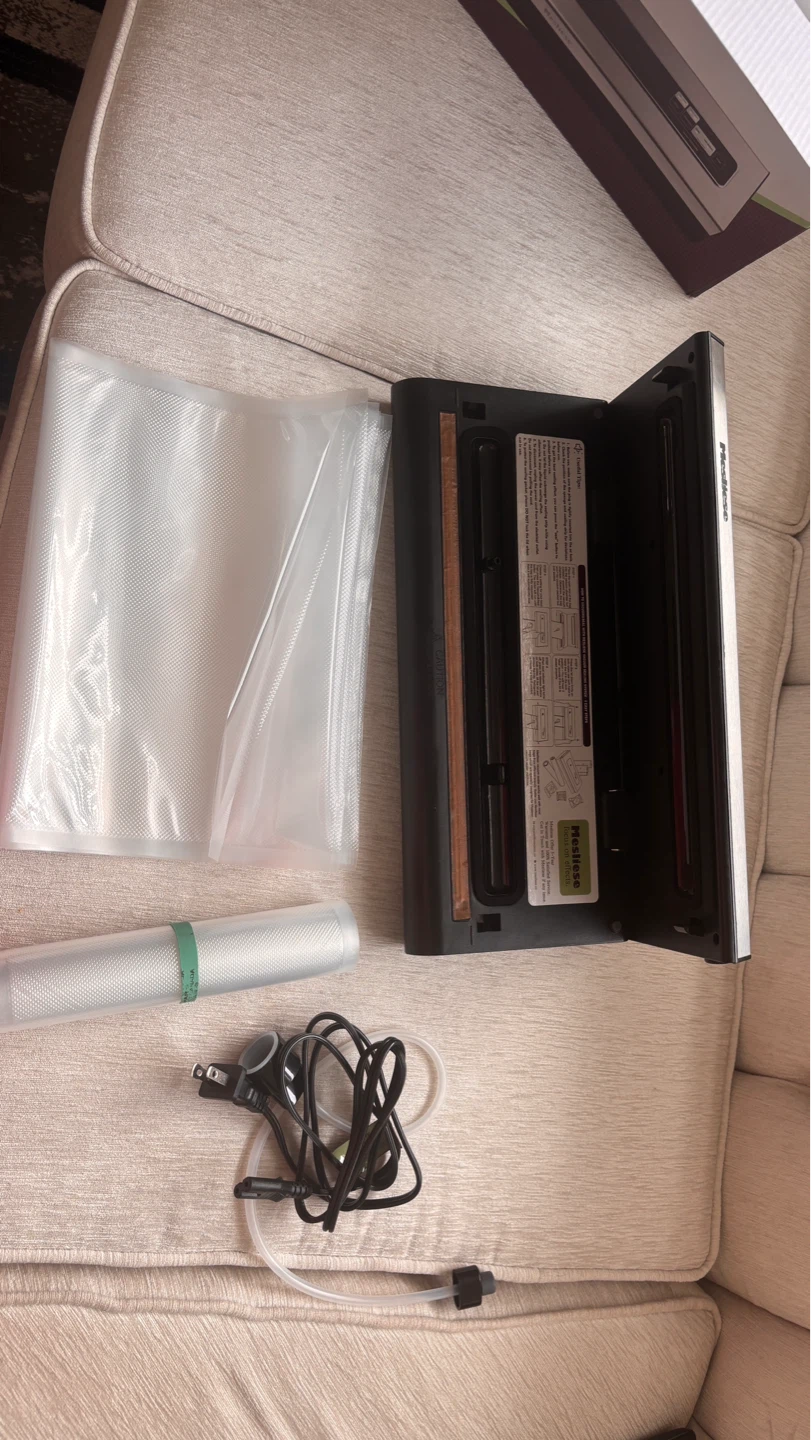 Mesliese Vacuum Sealer Machine with Bags and Roll - photo 3