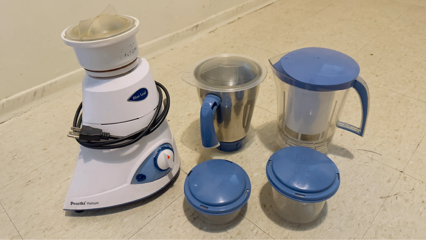Preethi Blue Leaf Platinum Mixer Grinder - photo 2