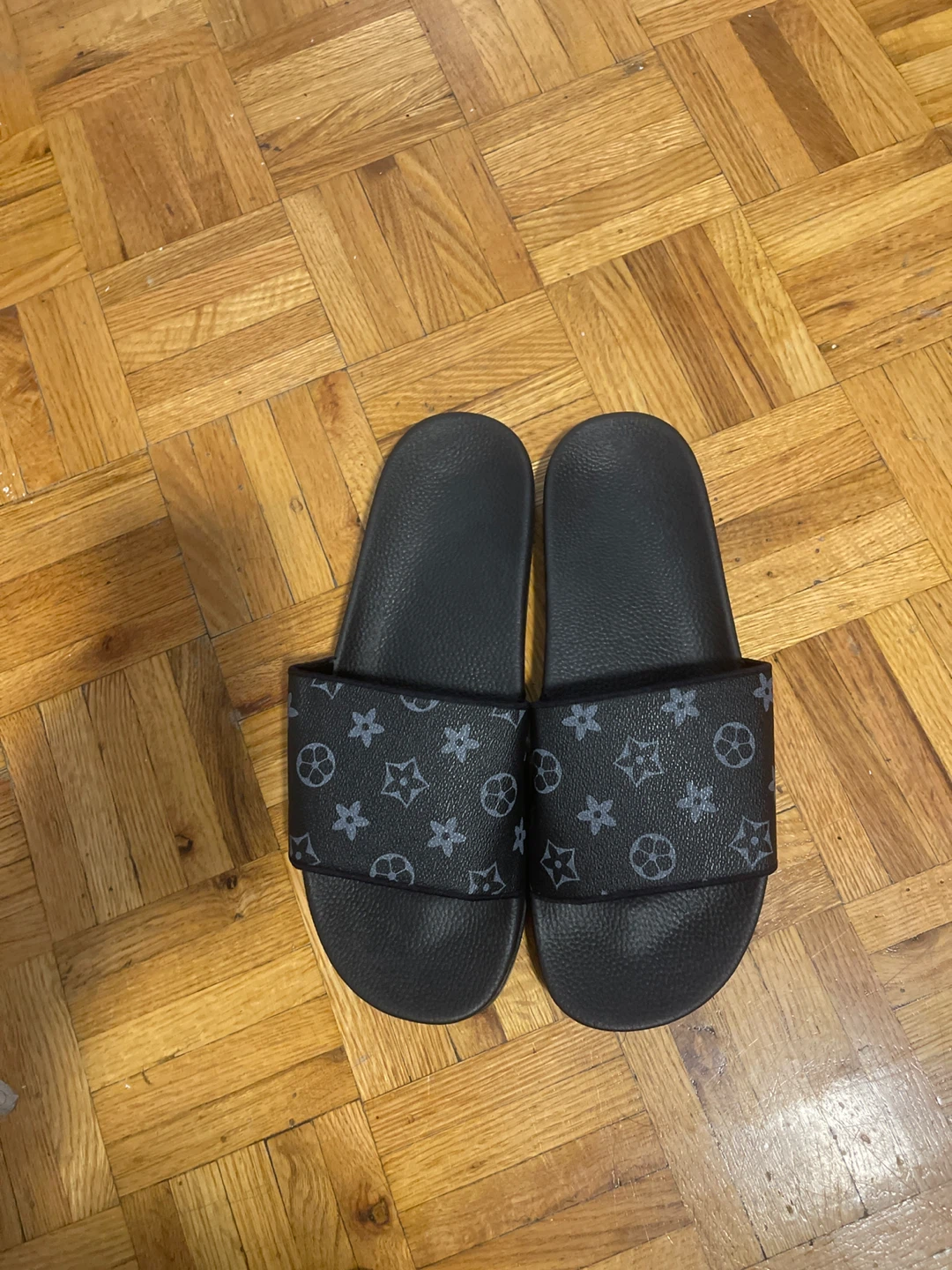 Louis Vuitton slides - photo 2