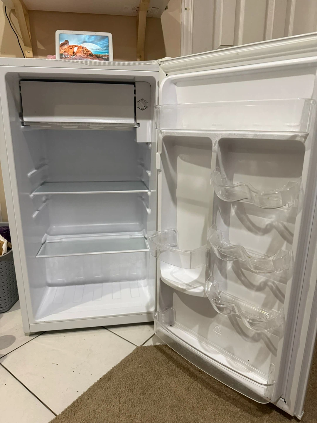 Hamilton Beach Mini Fridge - photo 2