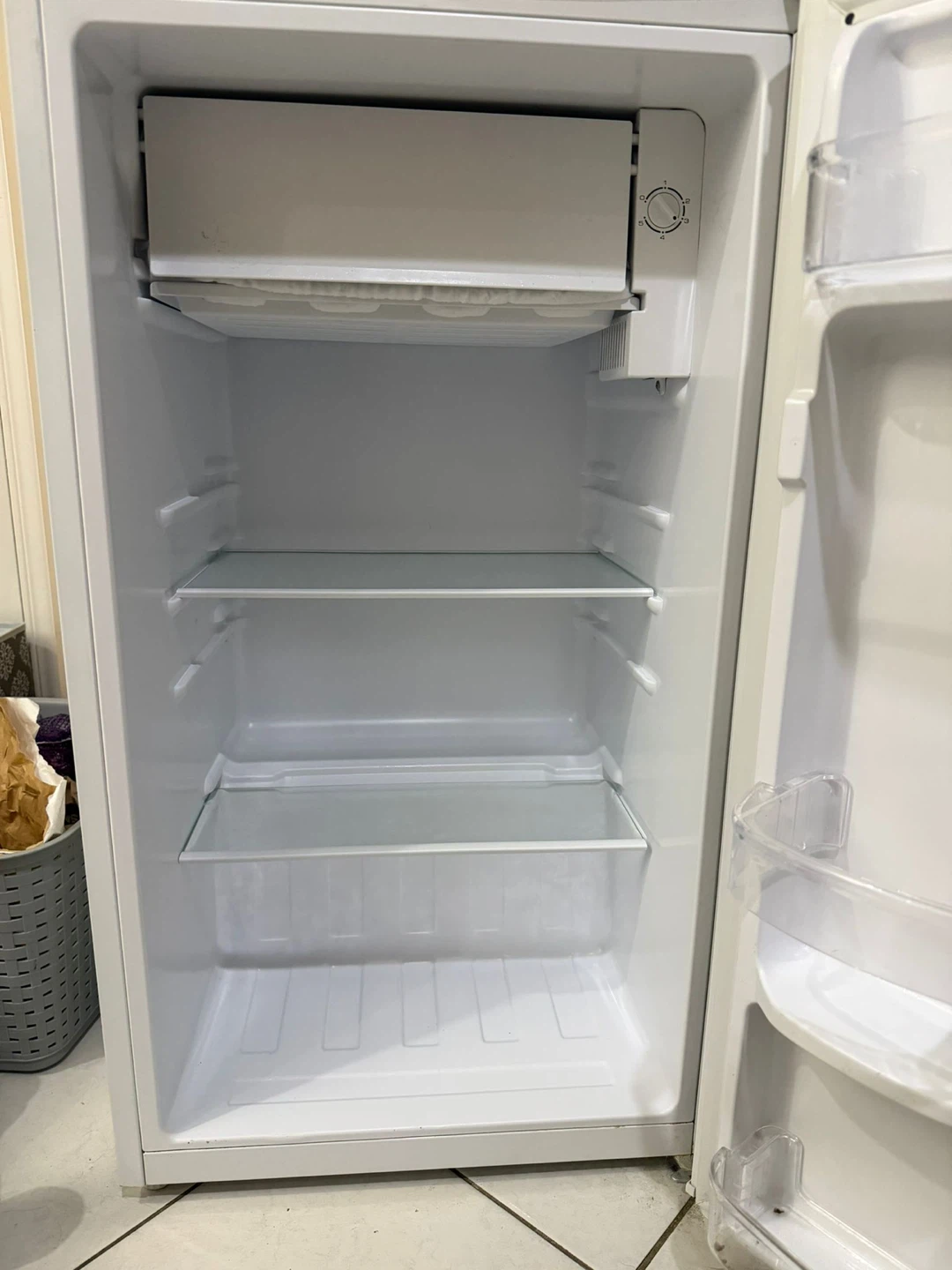 Hamilton Beach Mini Fridge - photo 3