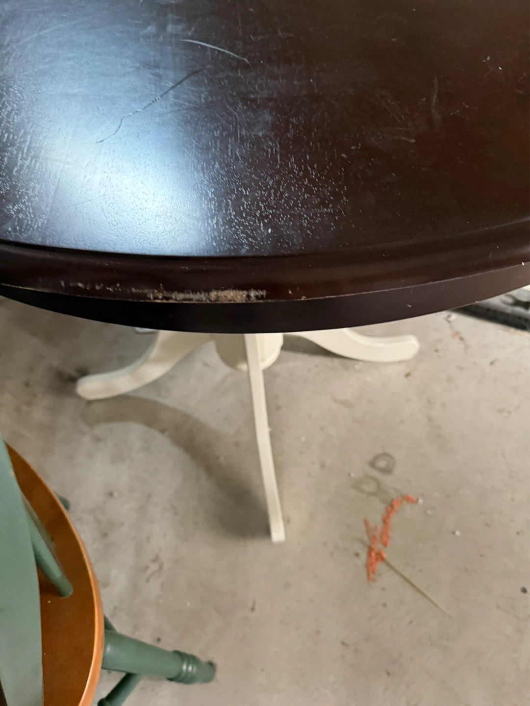 Round Pedestal Dining Table with 4 Chairs