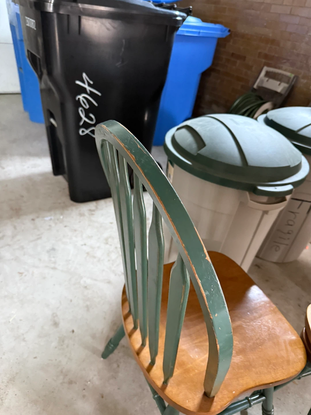 Round Pedestal Dining Table with 4 Chairs - photo 2