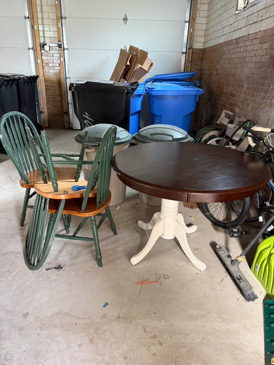 Round Pedestal Dining Table with 4 Chairs - photo 4