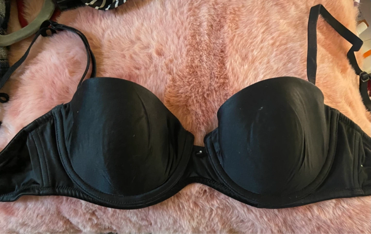 32A - Black Strapless Bra