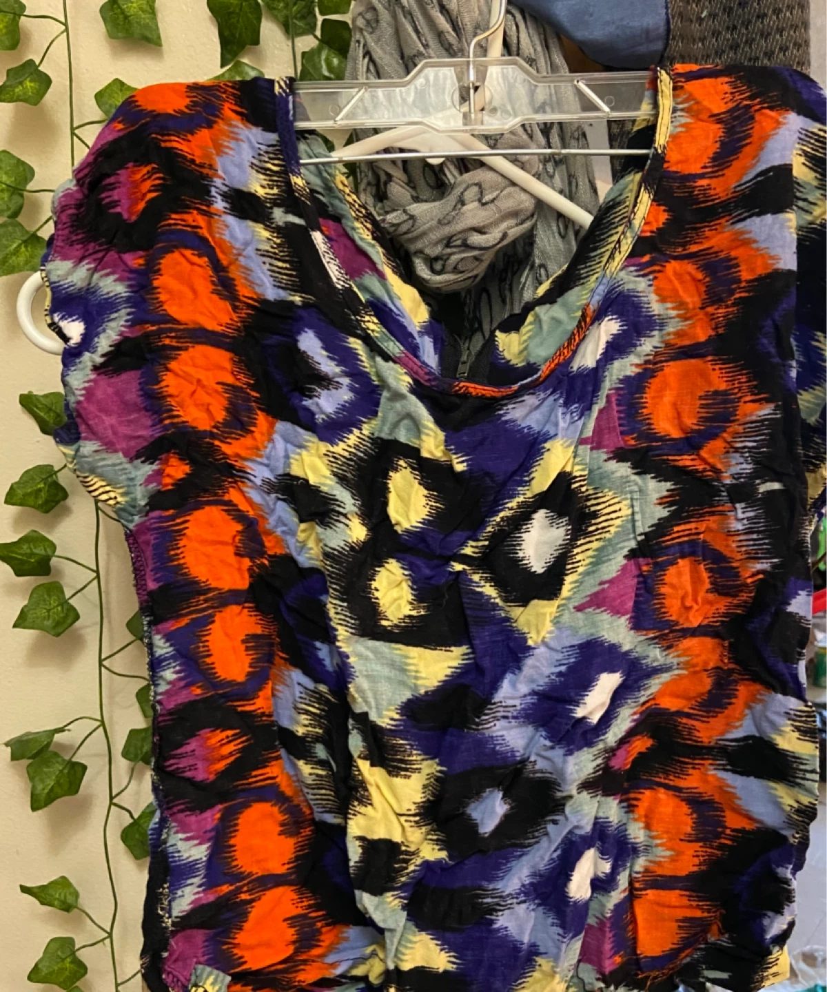 Women's Abstract Print V-Neck Top