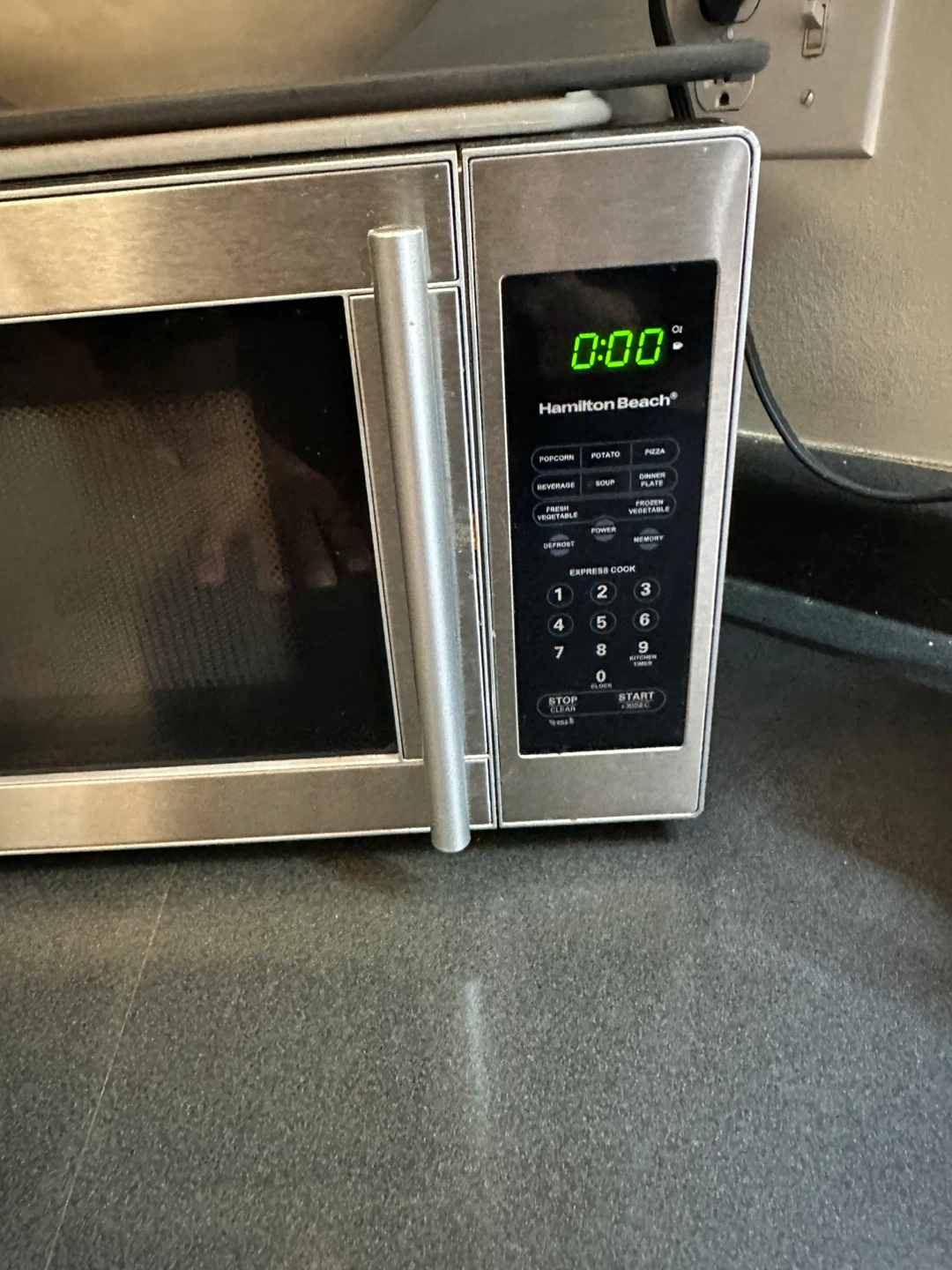 Hamilton Beach Microwave - photo 2