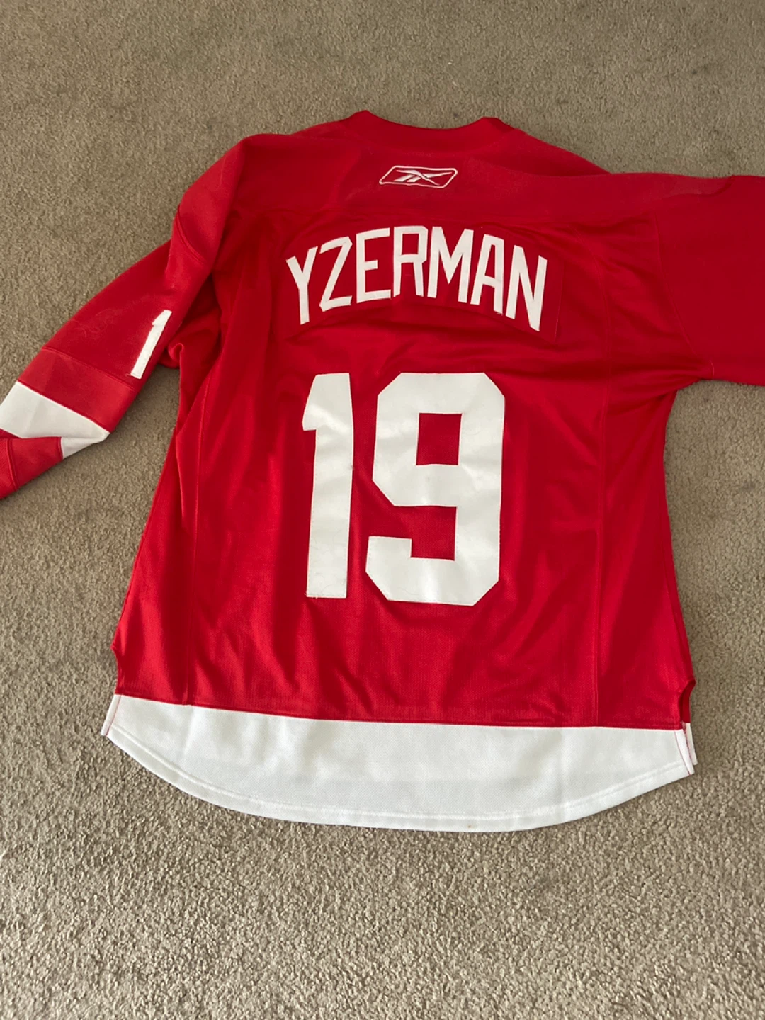 Reebok Steve Yzerman Detroit Red Wings Hockey Jersey #19 - photo 2