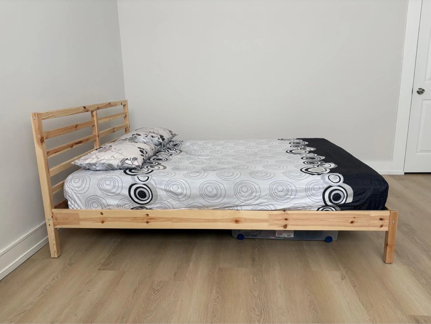 IKEA Tarva Bed Frame - Queen Size - photo 2