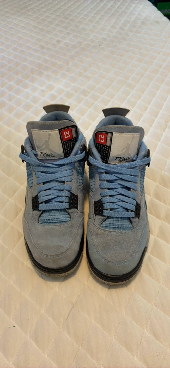 Jordan 4 uni blue