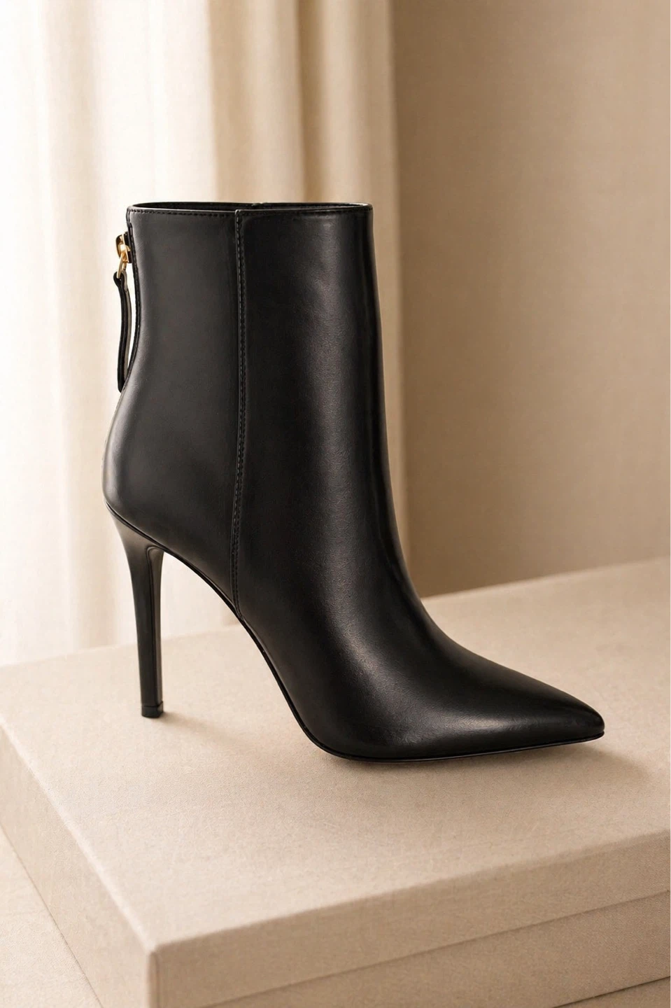 Bottes à talons aiguilles noires