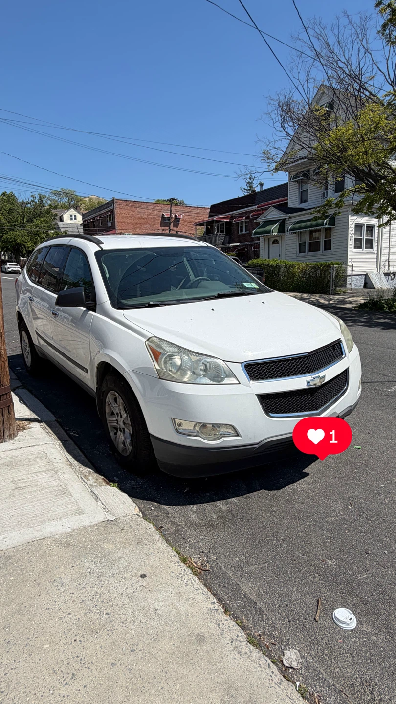 White Chevrolet Traverse SUV