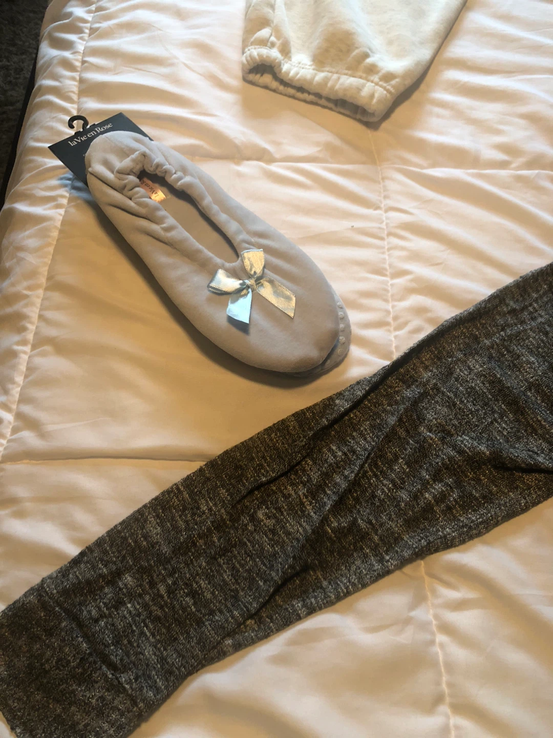 Maternity assorted clothing - photo 2