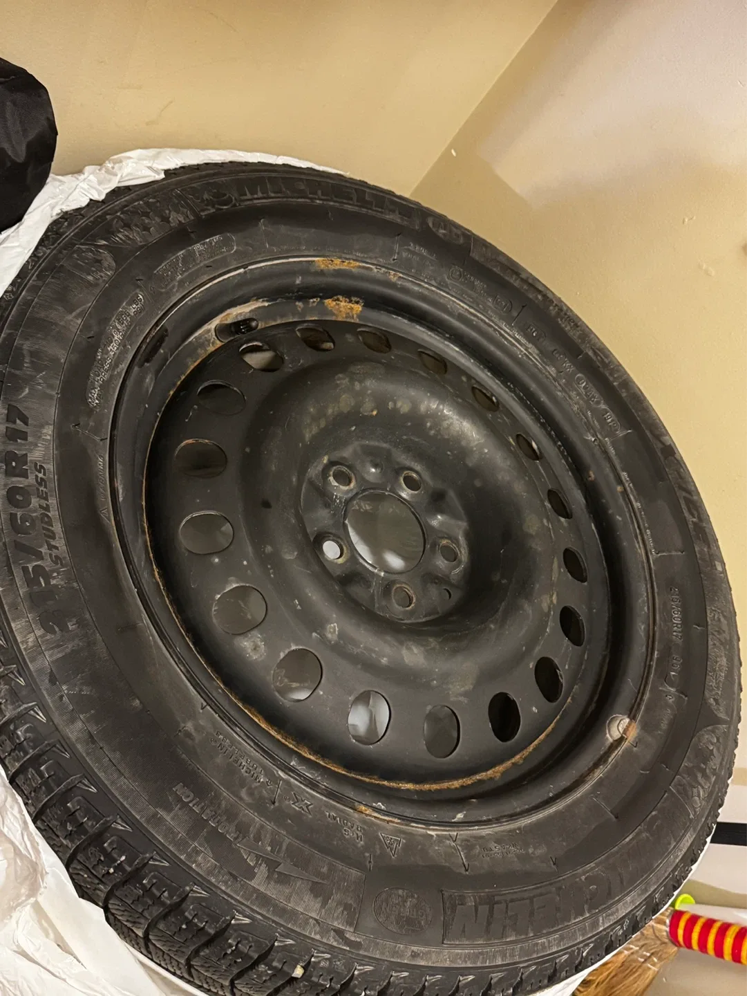 215/60R17 Studless Tire with Steel Rim - photo 2