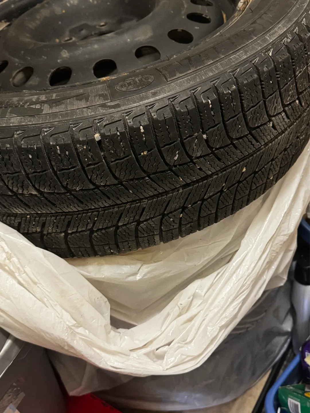 215/60R17 Studless Tire with Steel Rim - photo 3