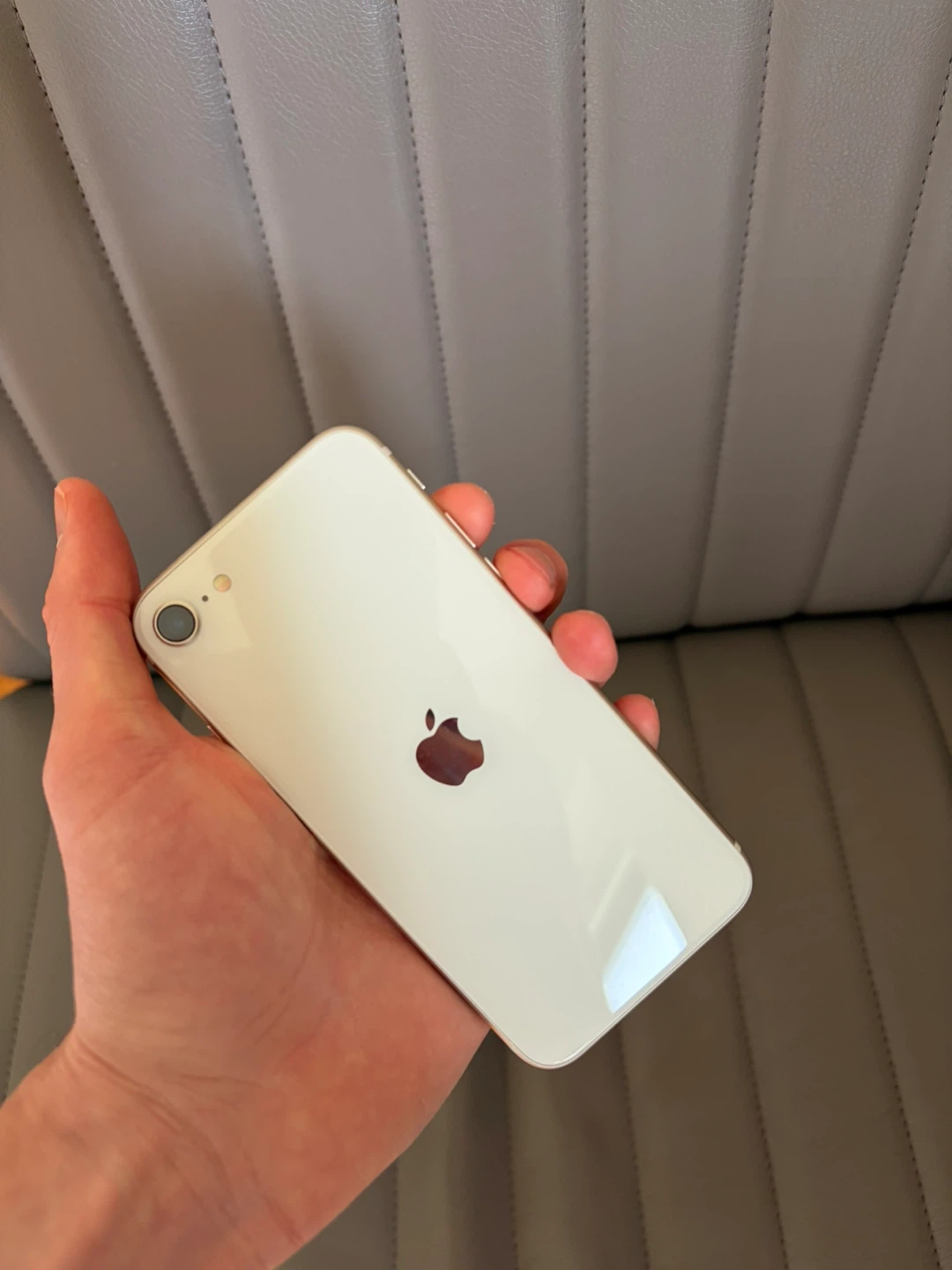 Apple iPhone SE 2022 64Gb (3nd Gen) White / Unlock